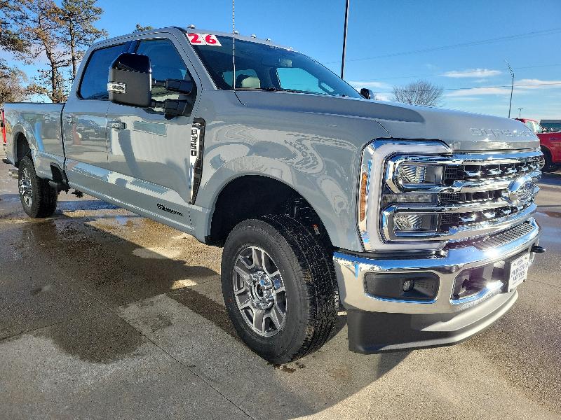 Ford Super Duty F-350 SRW Lariat 4WD Crew Cab 8' Box 2026