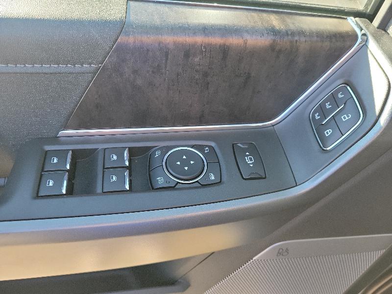 Ford Super Duty F-350 SRW Lariat 4WD Crew Cab 8' Box 2026