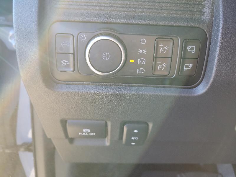 Ford Super Duty F-350 SRW Lariat 4WD Crew Cab 8' Box 2026