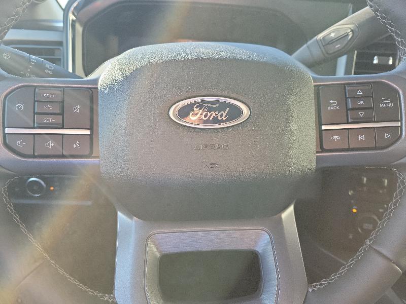 Ford Super Duty F-350 SRW Lariat 4WD Crew Cab 8' Box 2026