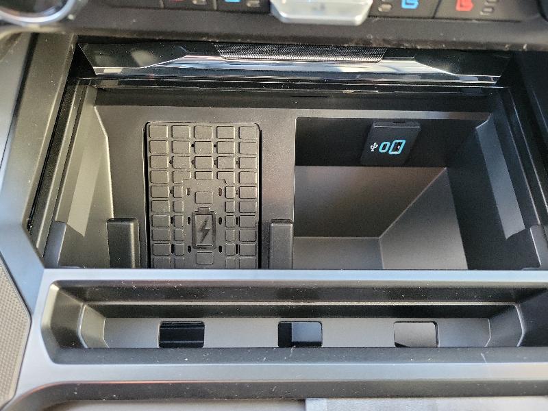 Ford Super Duty F-350 SRW Lariat 4WD Crew Cab 8' Box 2026