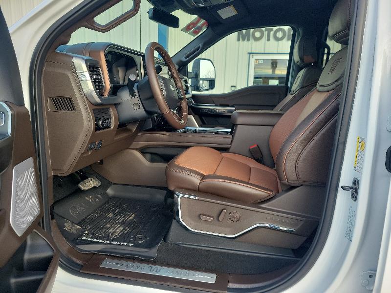 Ford Super Duty F-350 DRW King Ranch 4WD Crew Cab 8' Box 2026