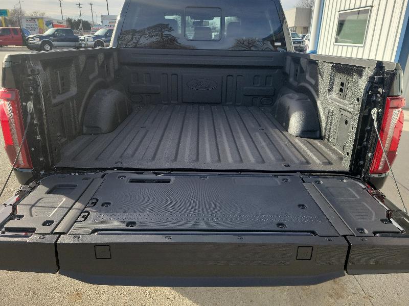 Ford F-150 Lariat 4WD SuperCrew 5.5' Box 2025