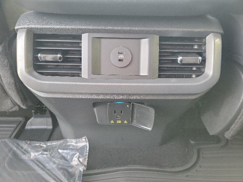 Ford F-150 Lariat 4WD SuperCrew 5.5' Box 2025