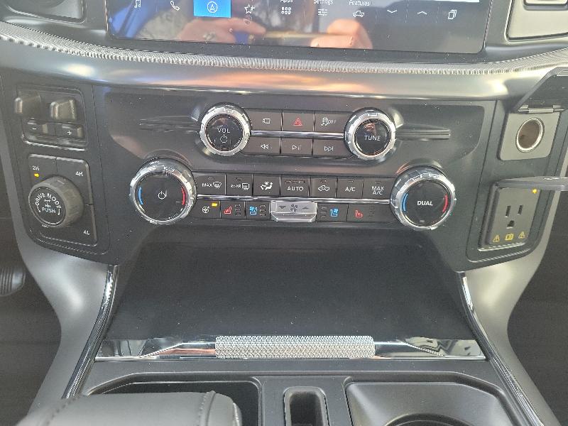 Ford F-150 Lariat 4WD SuperCrew 5.5' Box 2025