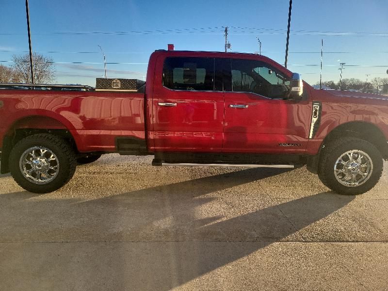 Ford Super Duty F-350 SRW Lariat 4WD Crew Cab 8' Box 2023