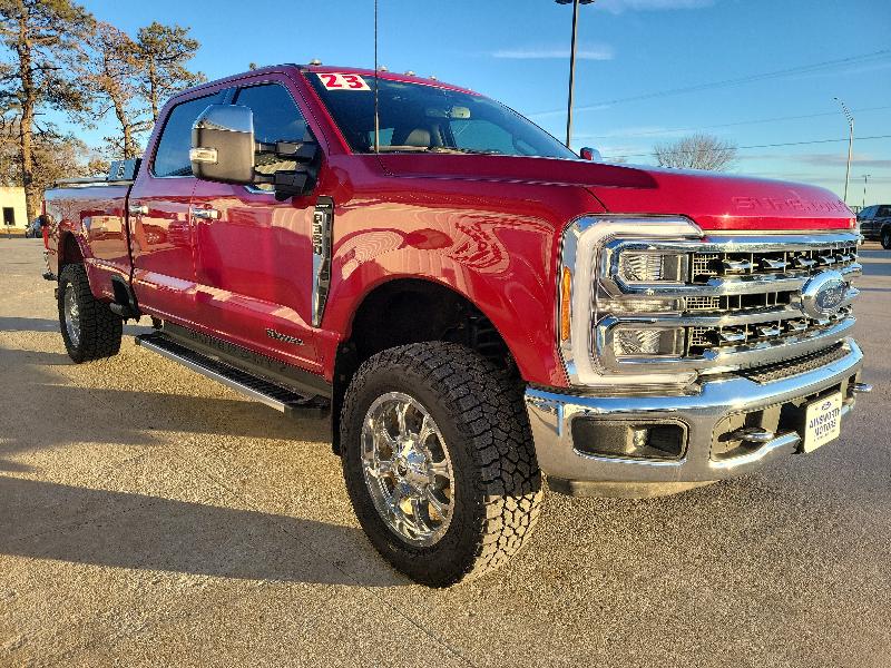 Ford Super Duty F-350 SRW Lariat 4WD Crew Cab 8' Box 2023