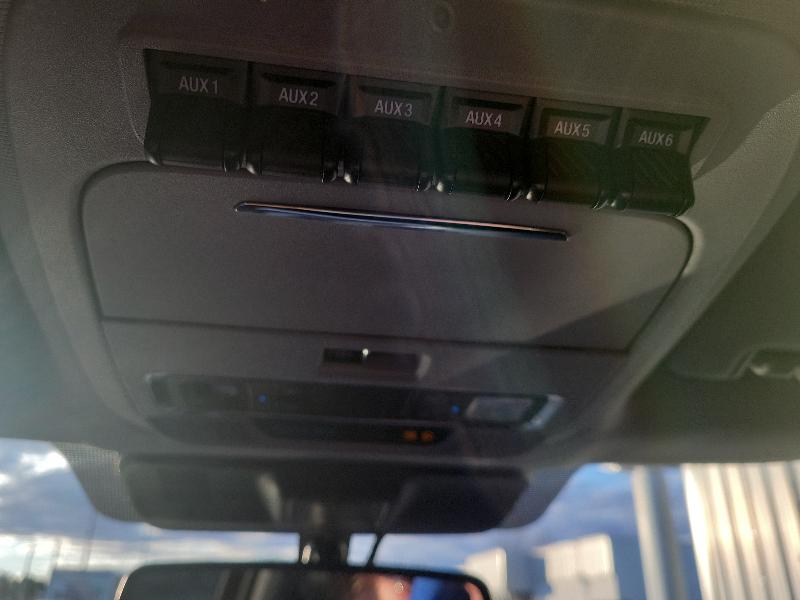 Ford Super Duty F-350 SRW Lariat 4WD Crew Cab 8' Box 2023