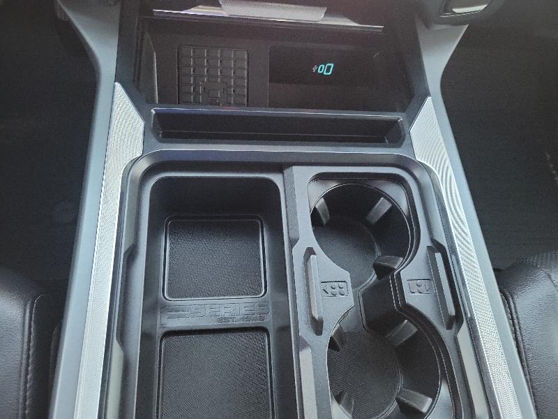 Ford Super Duty F-350 SRW Lariat 4WD Crew Cab 8' Box 2023