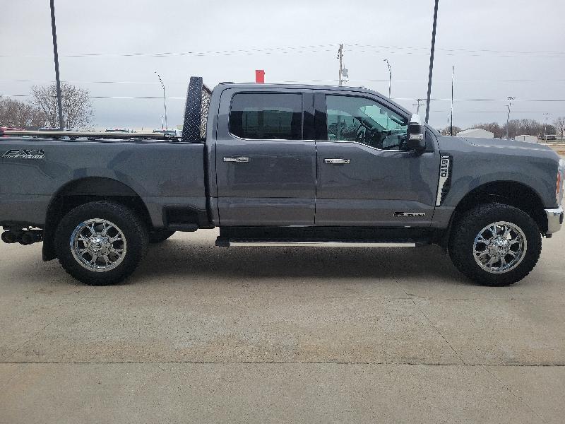 Ford Super Duty F-250 SRW Lariat 4WD Crew Cab 6.75' Box 2023