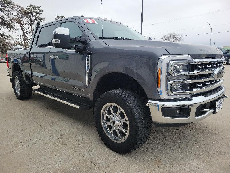 Ford Super Duty F-250 SRW Lariat 4WD Crew Cab 6.75' Box 2023