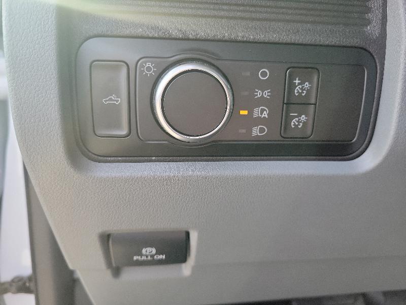 Ford Super Duty F-350 SRW XL 4WD Reg Cab 8' Box 2026