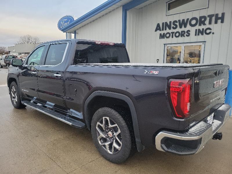 GMC Sierra 1500 4WD Crew Cab 157" SLT 2023