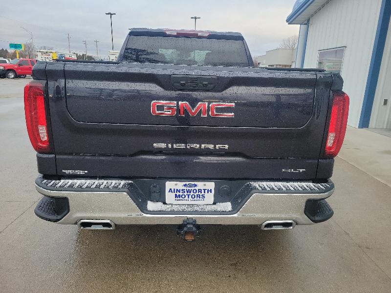 GMC Sierra 1500 4WD Crew Cab 157" SLT 2023