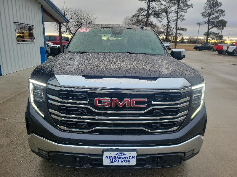 GMC Sierra 1500 4WD Crew Cab 157" SLT 2023