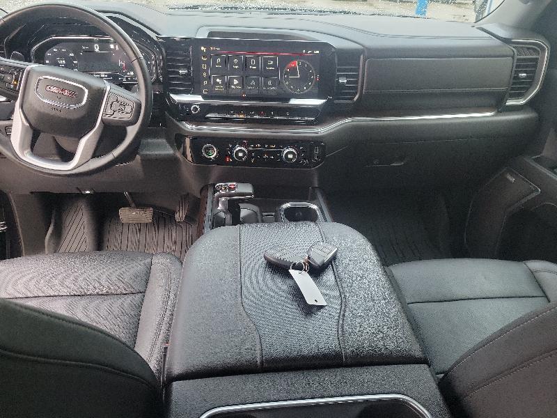 GMC Sierra 1500 4WD Crew Cab 157" SLT 2023