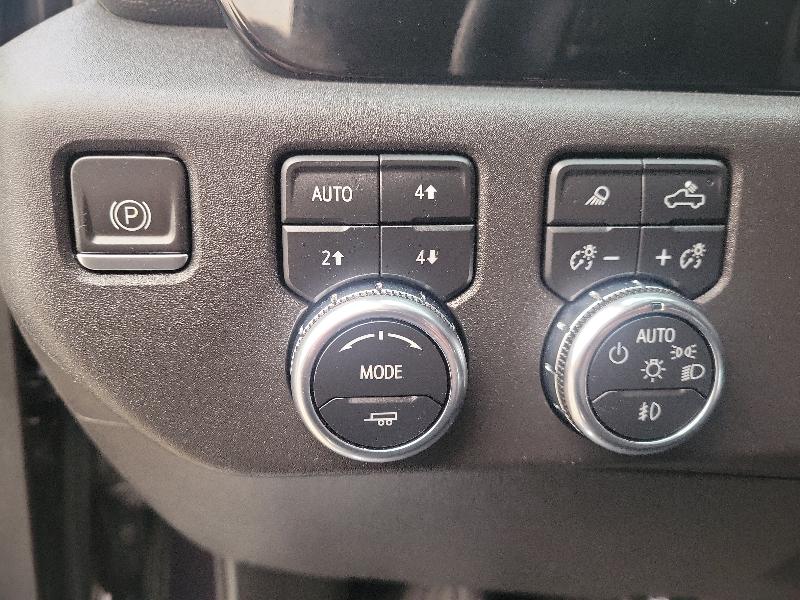 GMC Sierra 1500 4WD Crew Cab 157" SLT 2023