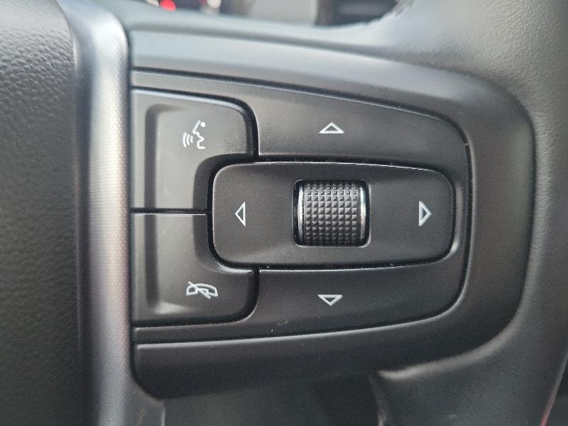 GMC Sierra 1500 4WD Crew Cab 157" SLT 2023