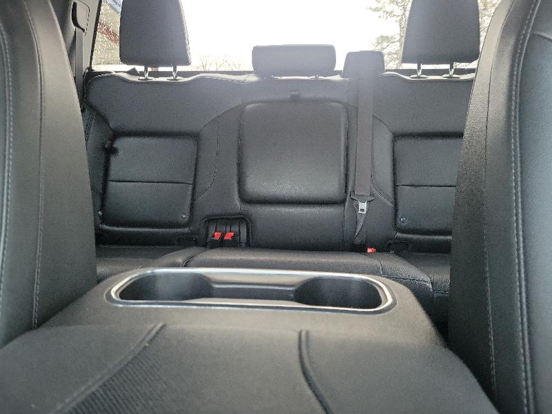 GMC Sierra 1500 4WD Crew Cab 157" SLT 2023