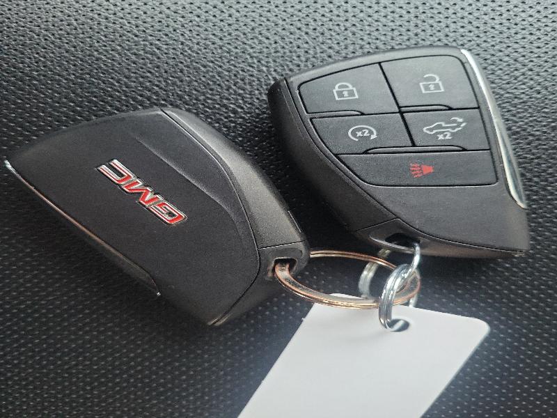 GMC Sierra 1500 4WD Crew Cab 157" SLT 2023