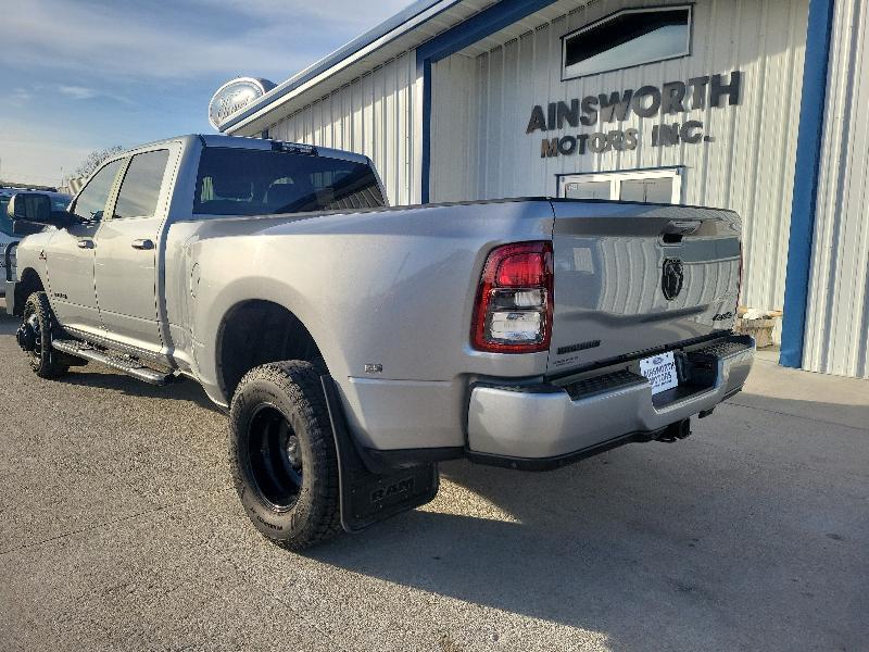 RAM 3500 Big Horn 4x4 Crew Cab 8' Box 2022