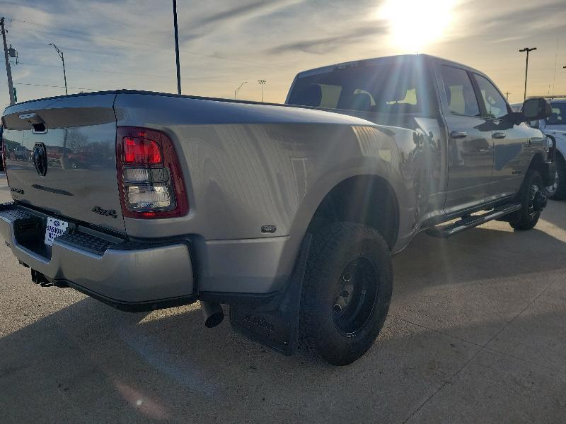 RAM 3500 Big Horn 4x4 Crew Cab 8' Box 2022