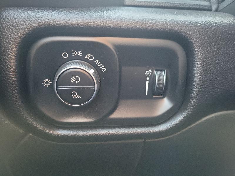 RAM 3500 Big Horn 4x4 Crew Cab 8' Box 2022