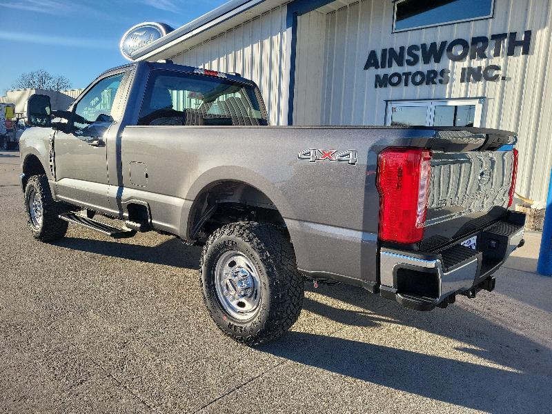 Ford Super Duty F-350 SRW XL 4WD Reg Cab 8' Box 2026
