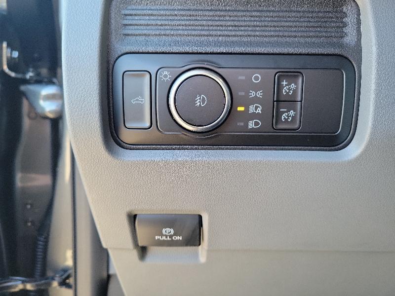 Ford Super Duty F-350 SRW XL 4WD Reg Cab 8' Box 2026