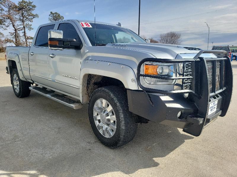GMC Sierra 2500HD 4WD Crew Cab 153.7" Denali 2018