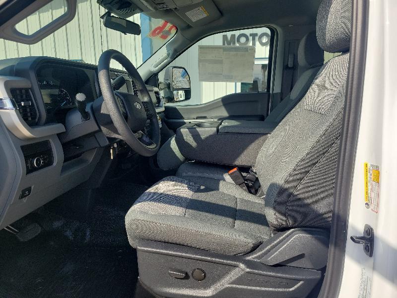 Ford Super Duty F-250 SRW XLT 4WD Reg Cab 8' Box 2026