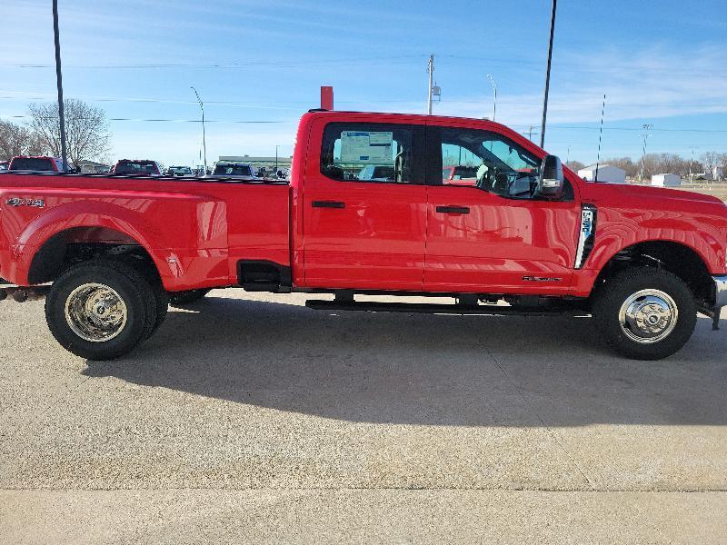 Ford Super Duty F-350 DRW XL 4WD Crew Cab 8' Box 2026