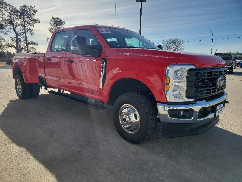 Ford Super Duty F-350 DRW XL 4WD Crew Cab 8' Box 2026