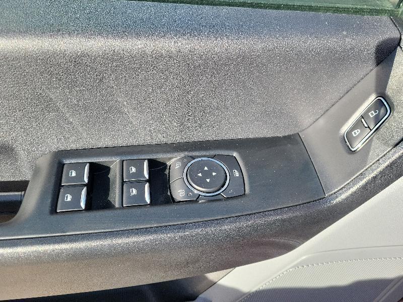 Ford Super Duty F-350 DRW XL 4WD Crew Cab 8' Box 2026