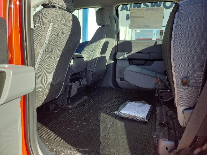 Ford Super Duty F-350 DRW XL 4WD Crew Cab 8' Box 2026