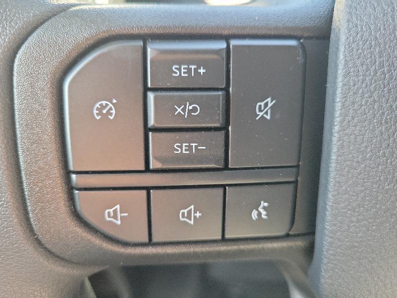 Ford Super Duty F-350 DRW XL 4WD Crew Cab 8' Box 2026