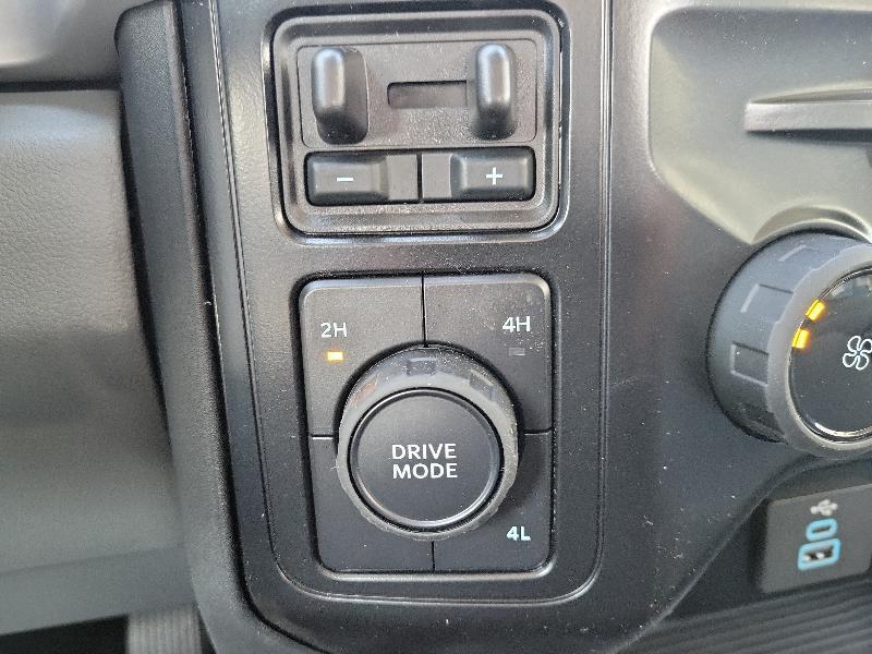 Ford Super Duty F-350 DRW XL 4WD Crew Cab 8' Box 2026