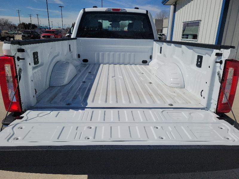 Ford Super Duty F-350 SRW XL 4WD SuperCab 8' Box 2026