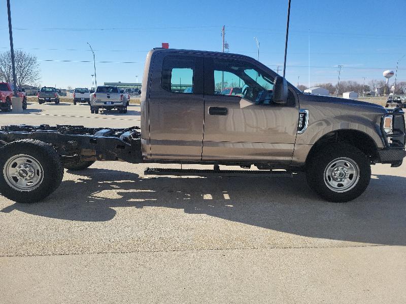 Ford Super Duty F-350 SRW XL 4WD SuperCab 8' Box 2021