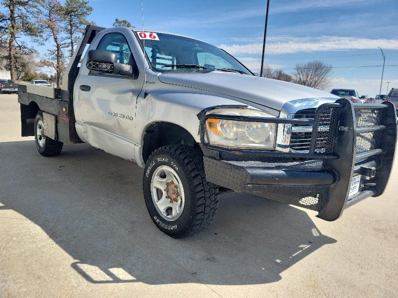 Dodge Ram 2500 2dr Reg Cab 140.5 4WD SLT 2006