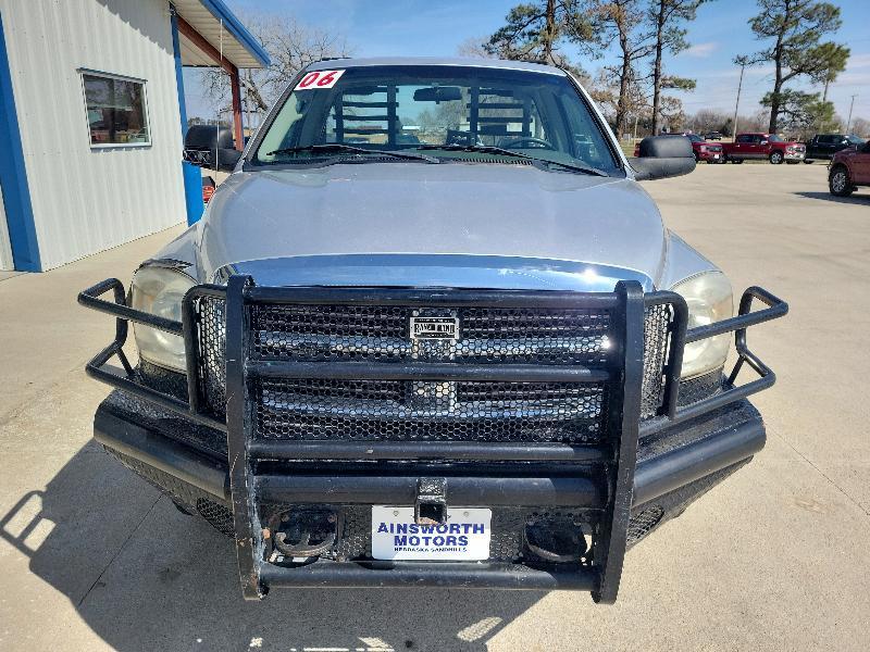 Dodge Ram 2500 2dr Reg Cab 140.5 4WD SLT 2006