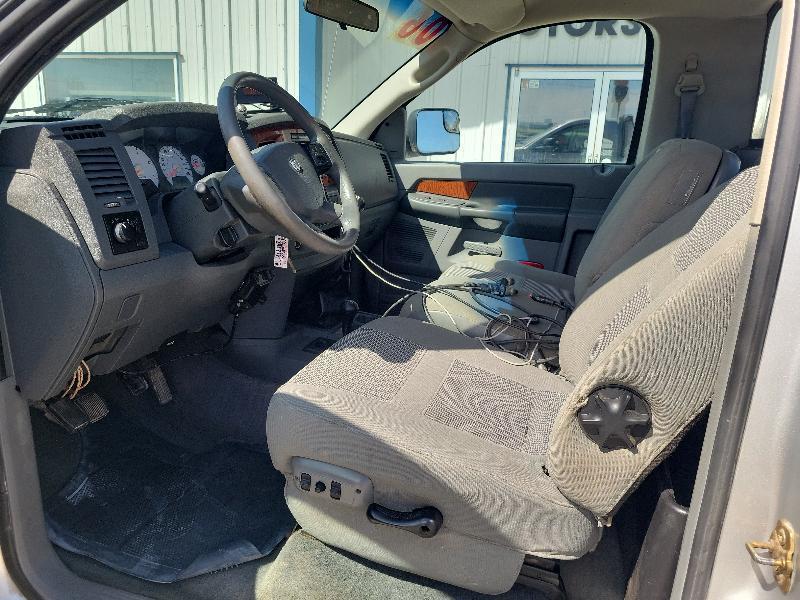 Dodge Ram 2500 2dr Reg Cab 140.5 4WD SLT 2006
