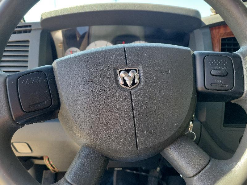 Dodge Ram 2500 2dr Reg Cab 140.5 4WD SLT 2006