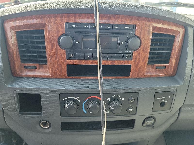 Dodge Ram 2500 2dr Reg Cab 140.5 4WD SLT 2006