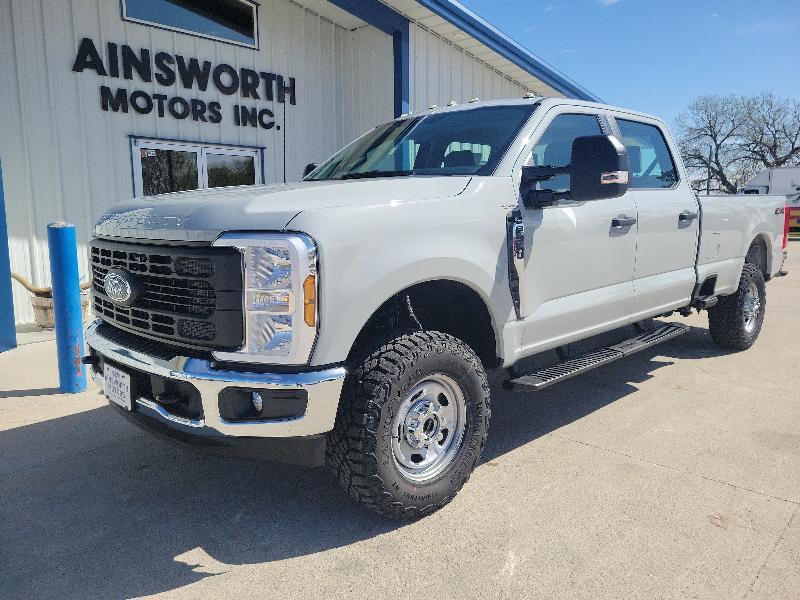 2026 Ford Super Duty F-350 SRW XL 4WD Crew Cab 8' Box