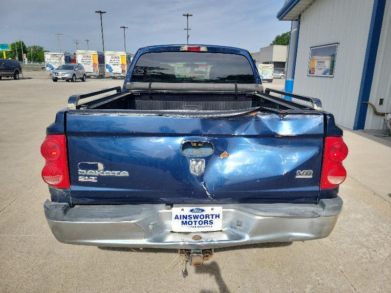 Dodge Dakota 4dr Quad Cab 131" WB 4WD SLT 2005