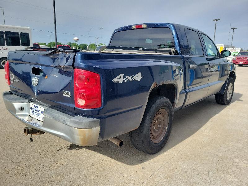 Dodge Dakota 4dr Quad Cab 131" WB 4WD SLT 2005
