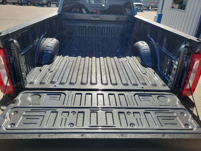 Ford Super Duty F-350 DRW XL 4WD Crew Cab 8' Box 2026