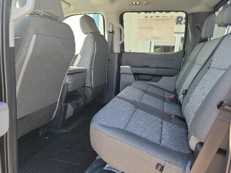 Ford Super Duty F-350 DRW XL 4WD Crew Cab 8' Box 2026