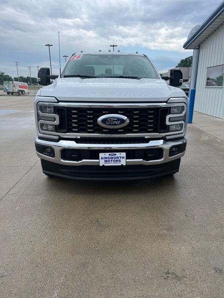 Ford Super Duty F-350 DRW Lariat 4WD Crew Cab 8' Box 2026